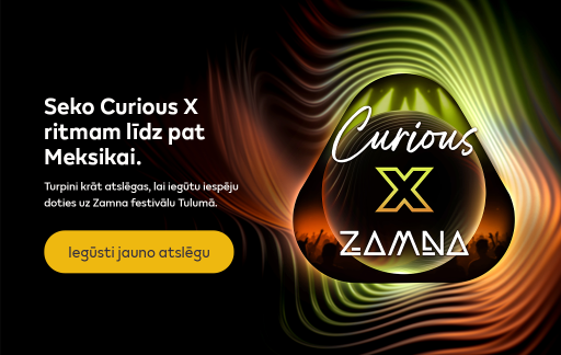 Baneris ar melnu fonu un krāsainām gaismām, IQOS logo un Curious X ZAMNA