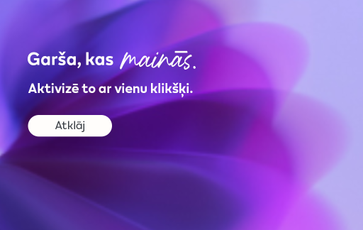 Baneris ar violetu gradienta fonu, kurā redzams teksts: “Garša, kas mainās. Aktivizē to ar vienu klikšķi.” un balta poga “Atklāj”.