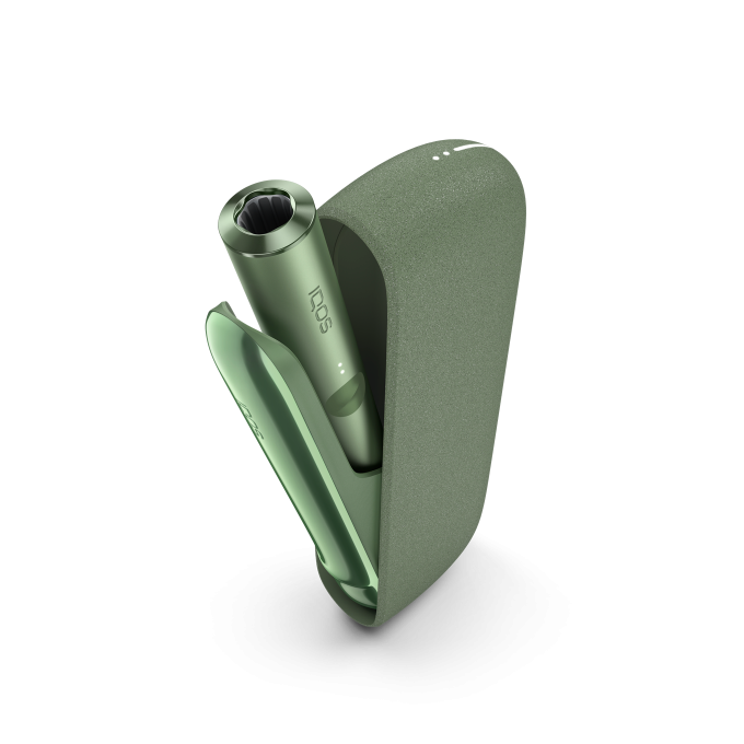 IQOS ILUMA Moss Green turētājs ierīces iekšpusē ar atvērtām durvīm