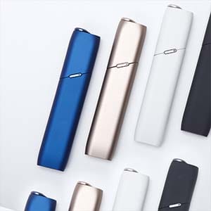 Četri IQOS 3 MULTI dažādās krāsās.