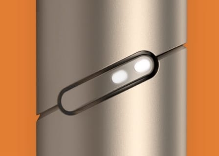 Ieslēgts zeltains IQOS 3 DUO: gatavs smēķēšanai