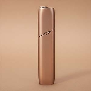 IQOS 3 MULTI сверху с помощью чистящей палочки.